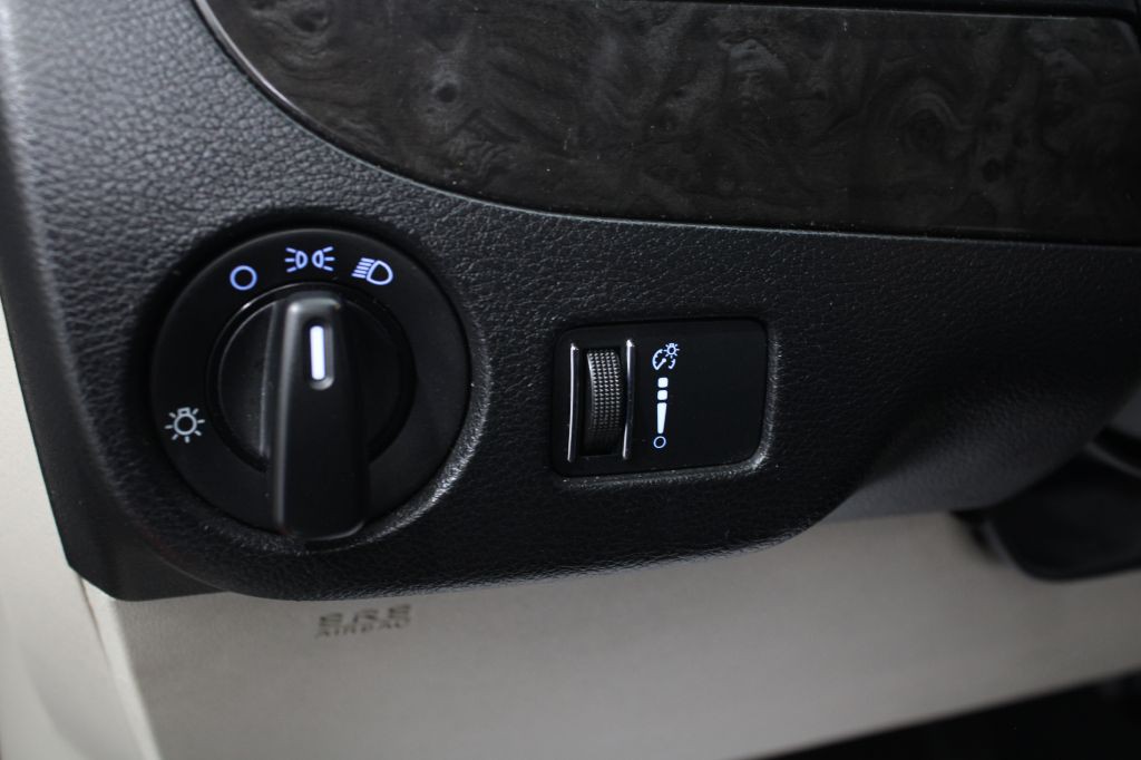 2012 Dodge Grand Caravan Image 38