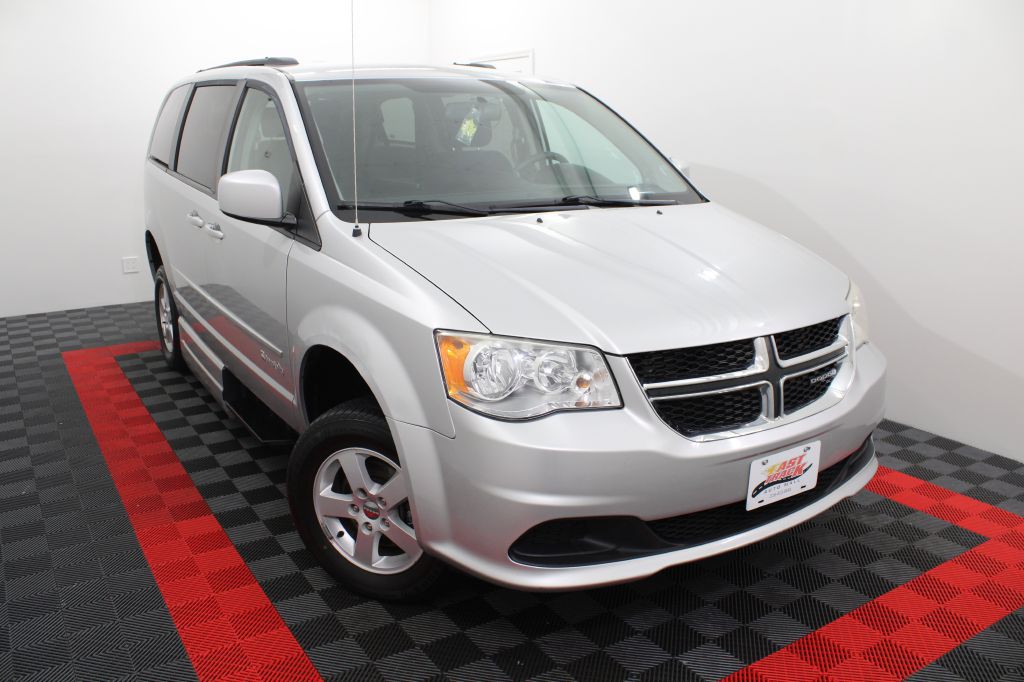2012 Dodge Grand Caravan Image 2