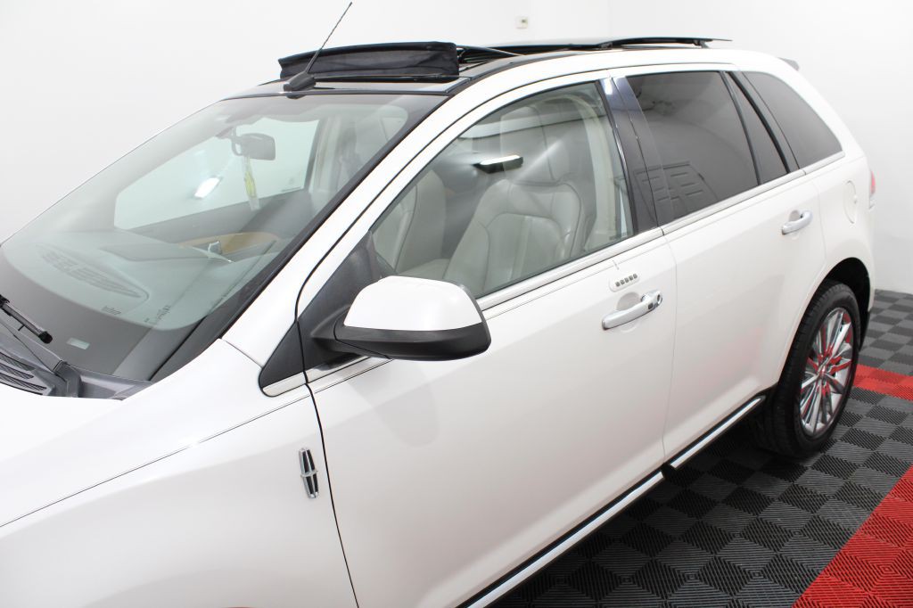 2011 Lincoln MKX Image 8