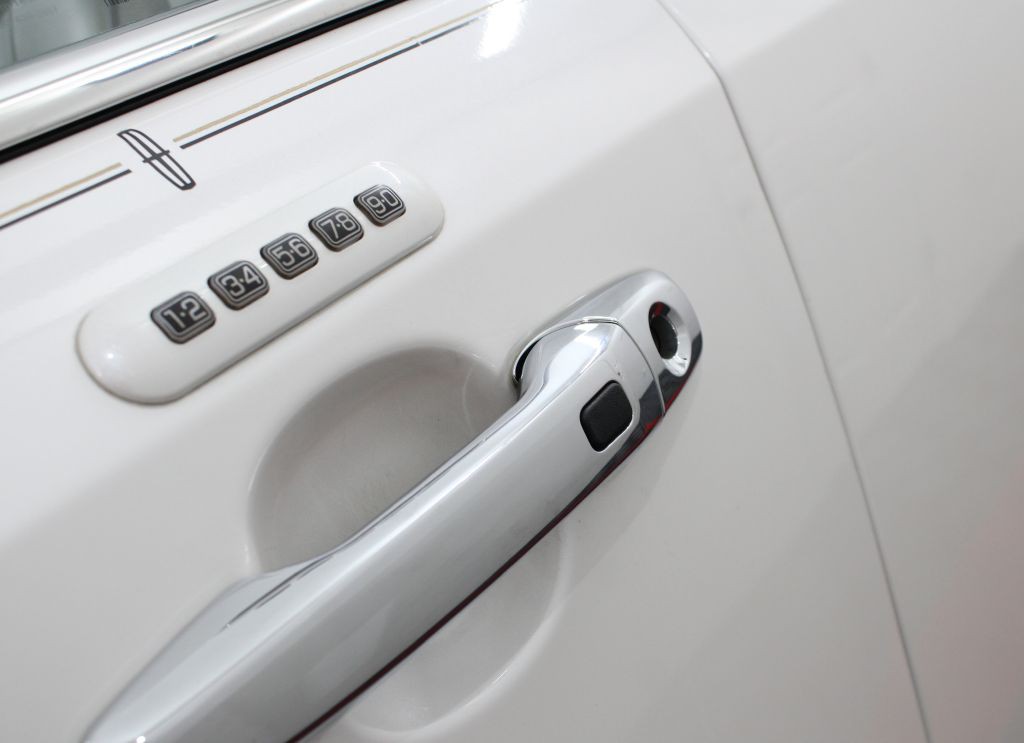 2011 Lincoln MKX Image 9