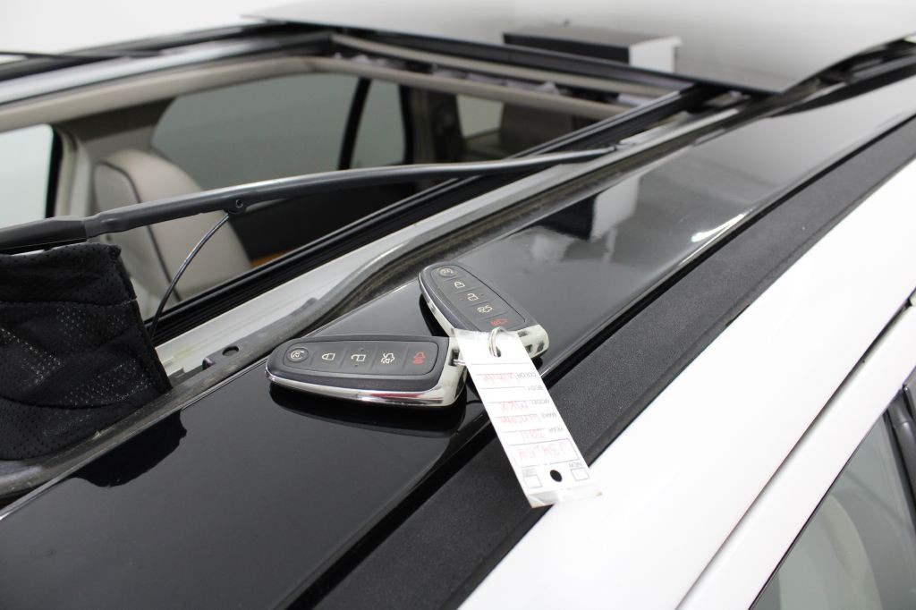 2011 Lincoln MKX Image 11