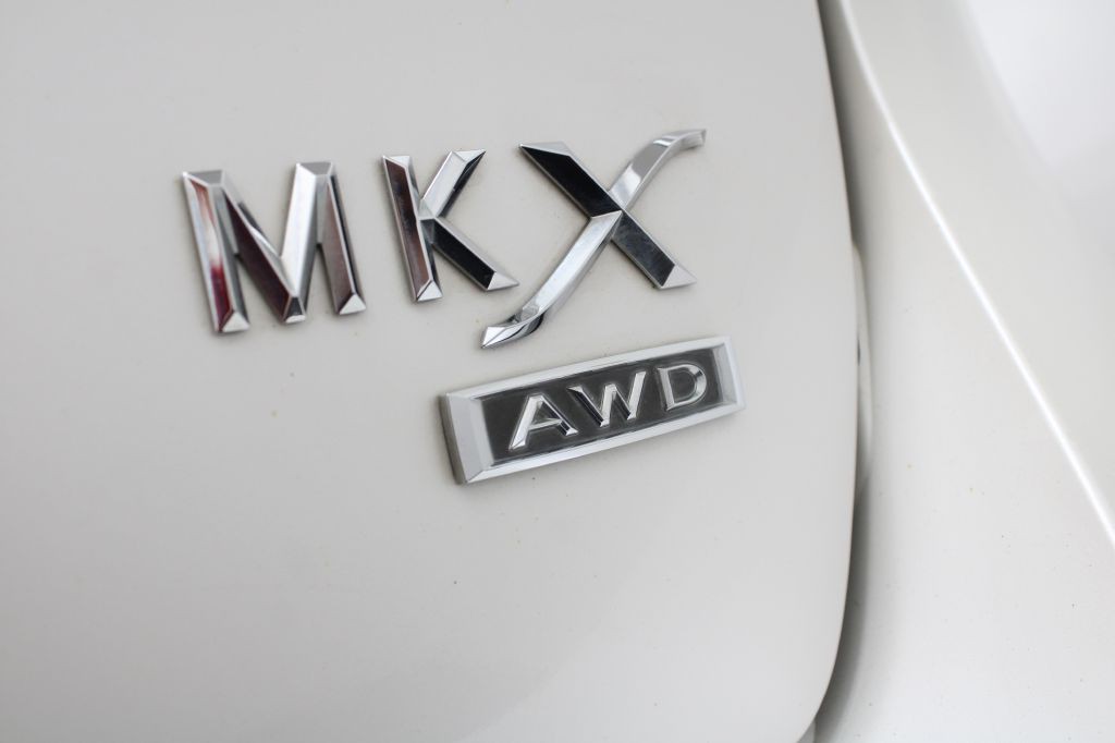 2011 Lincoln MKX Image 13