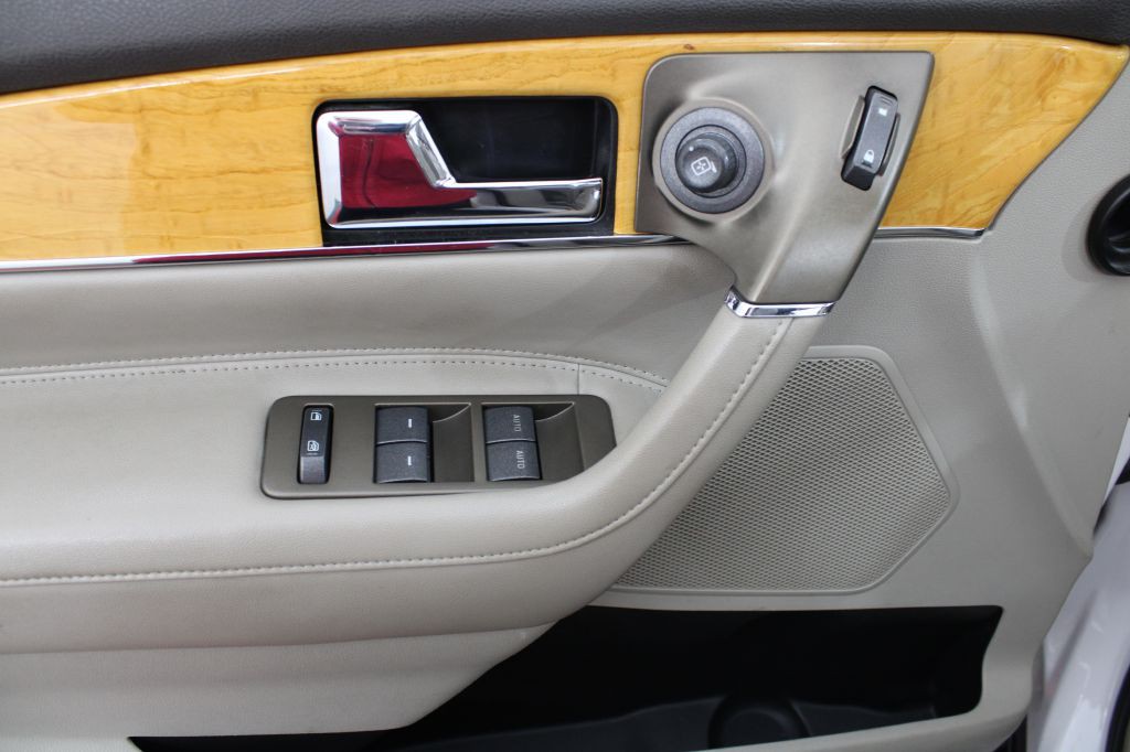 2011 Lincoln MKX Image 16