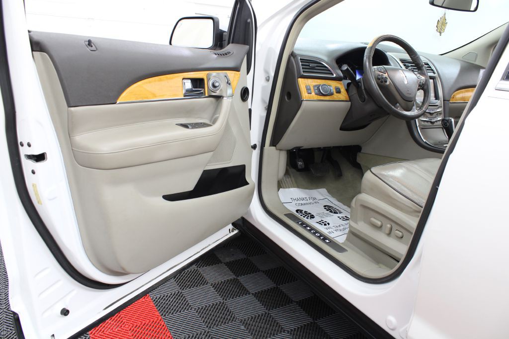 2011 Lincoln MKX Image 17