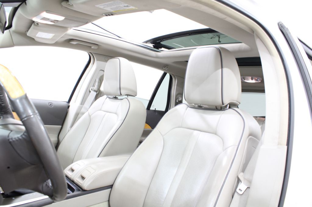 2011 Lincoln MKX Image 19