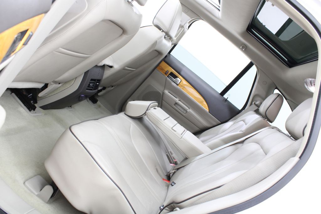 2011 Lincoln MKX Image 22