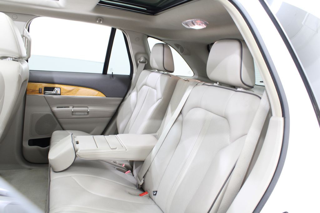 2011 Lincoln MKX Image 23