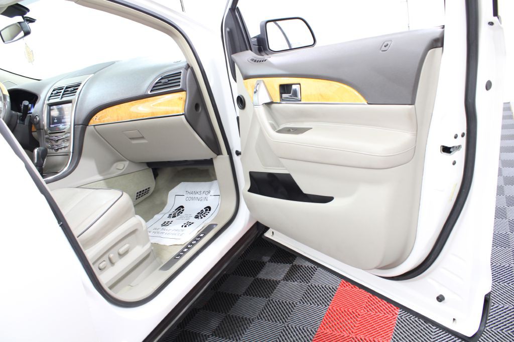 2011 Lincoln MKX Image 28