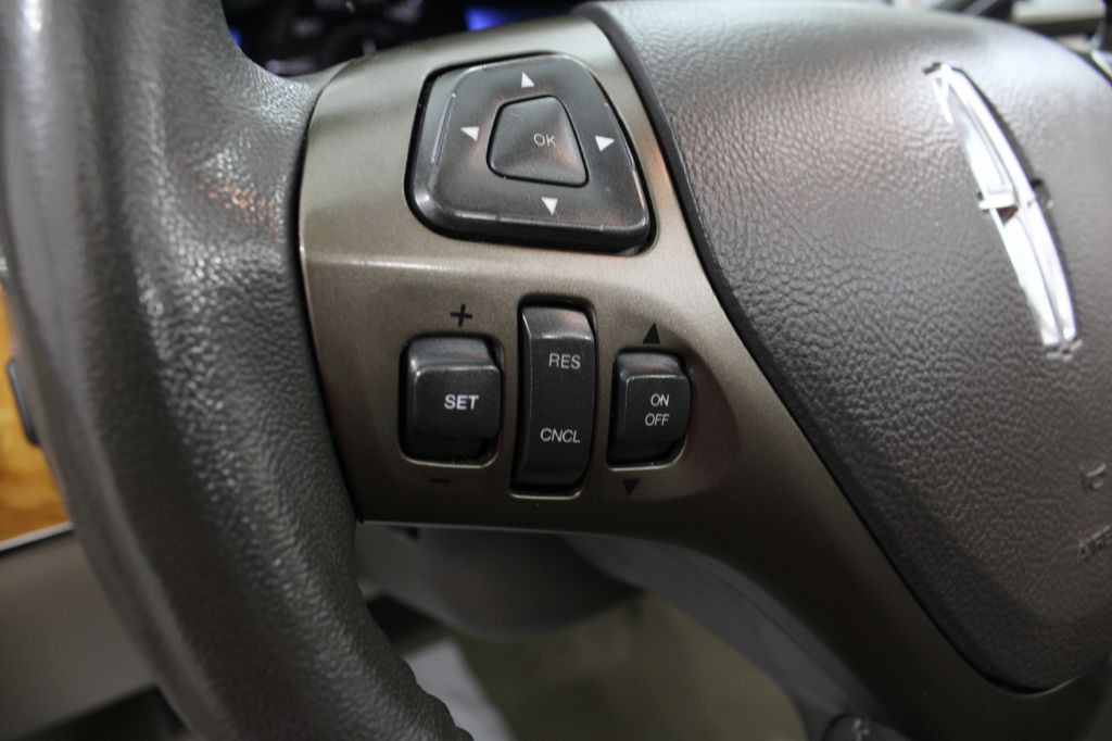 2011 Lincoln MKX Image 39