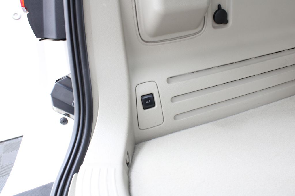 2011 Lincoln MKX Image 43