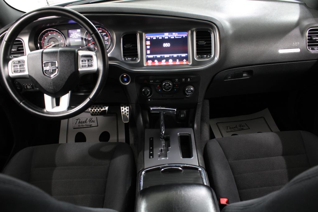 2011 Dodge Charger Image 2