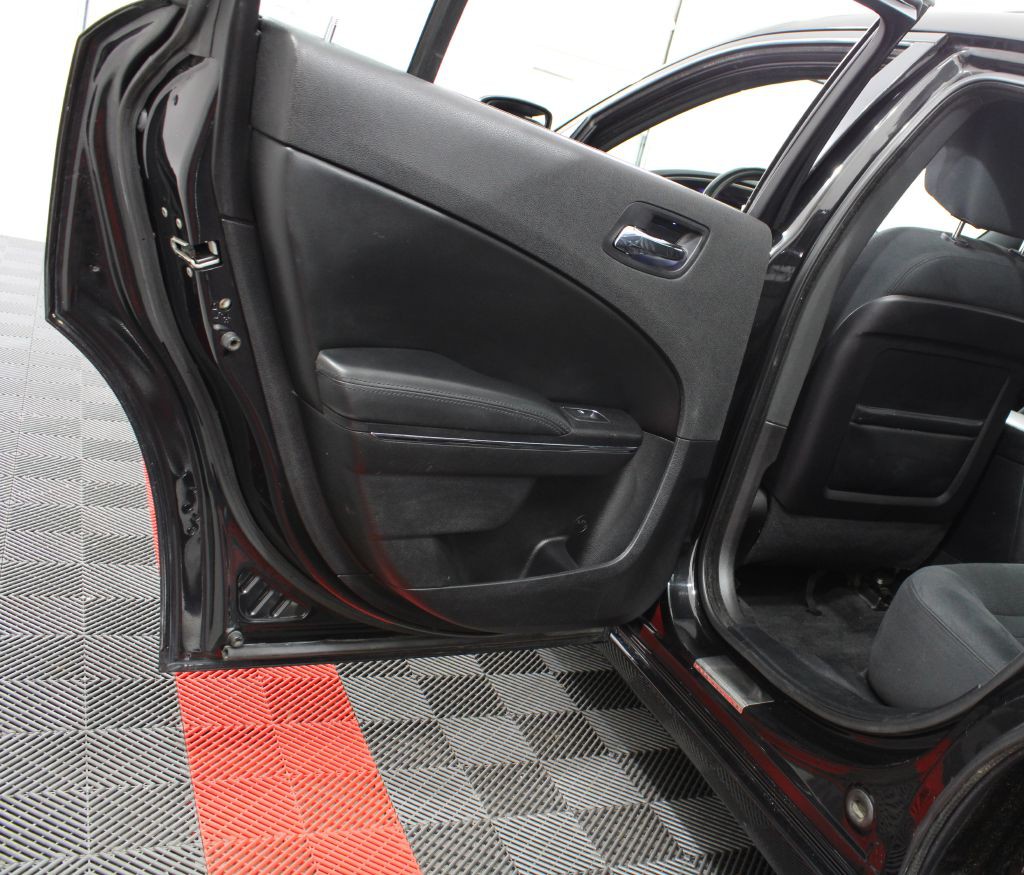 2011 Dodge Charger Image 17