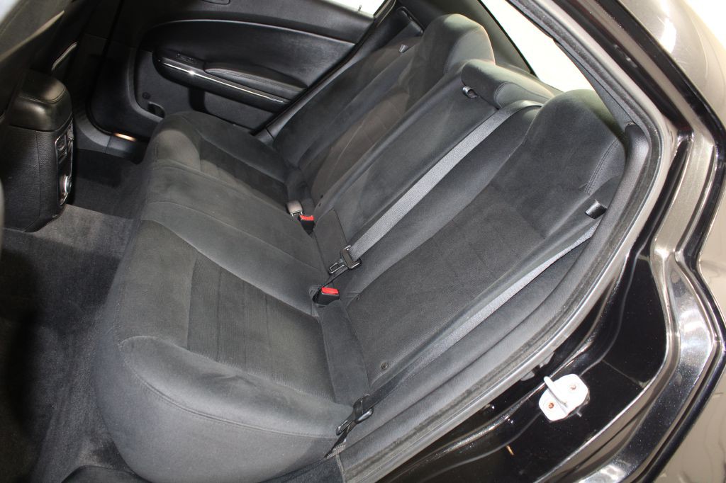 2011 Dodge Charger Image 18