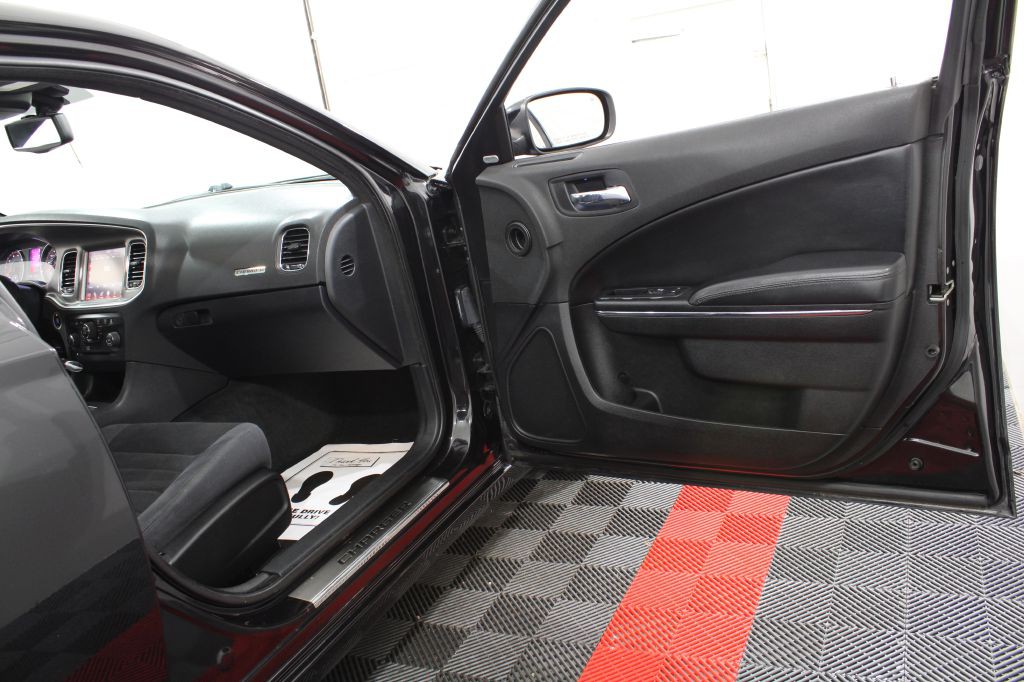 2011 Dodge Charger Image 23