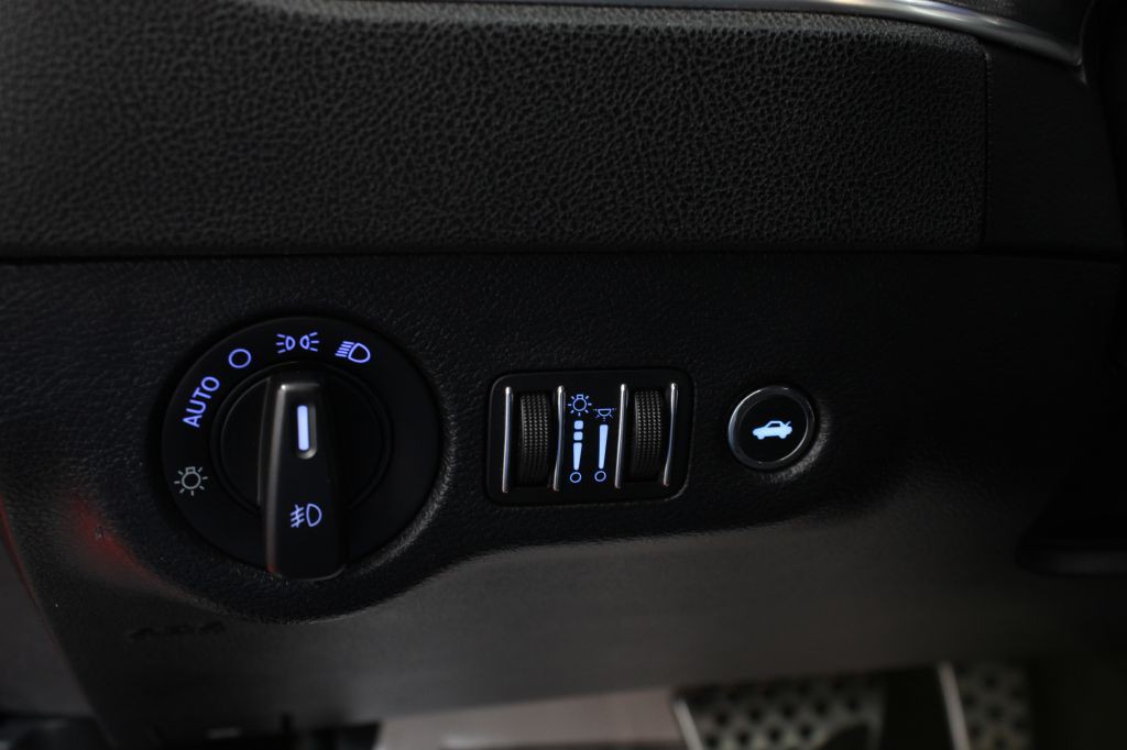 2011 Dodge Charger Image 34