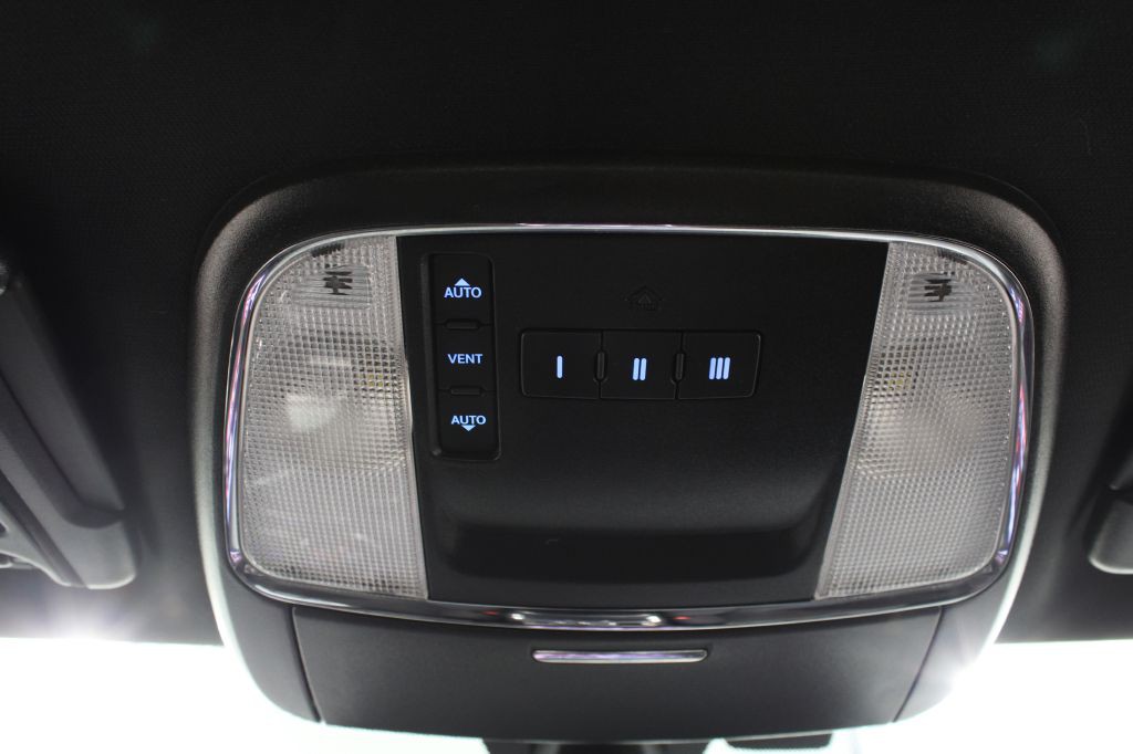 2011 Dodge Charger Image 36