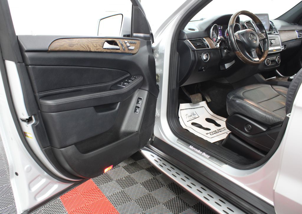 2017 Mercedes-Benz GLS-Class Image 17