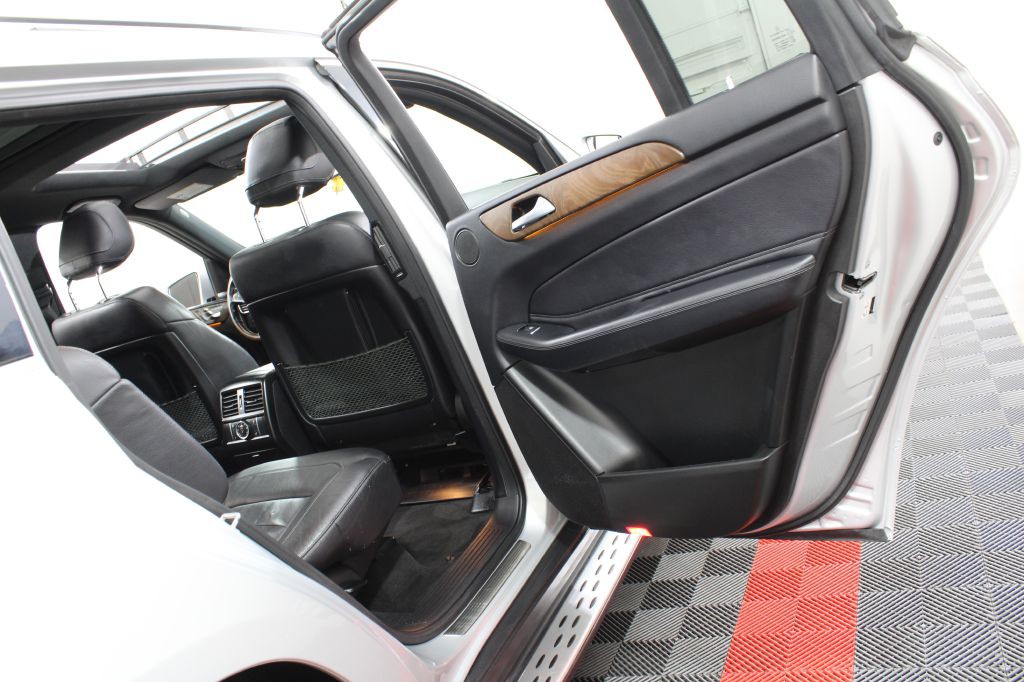 2017 Mercedes-Benz GLS-Class Image 24