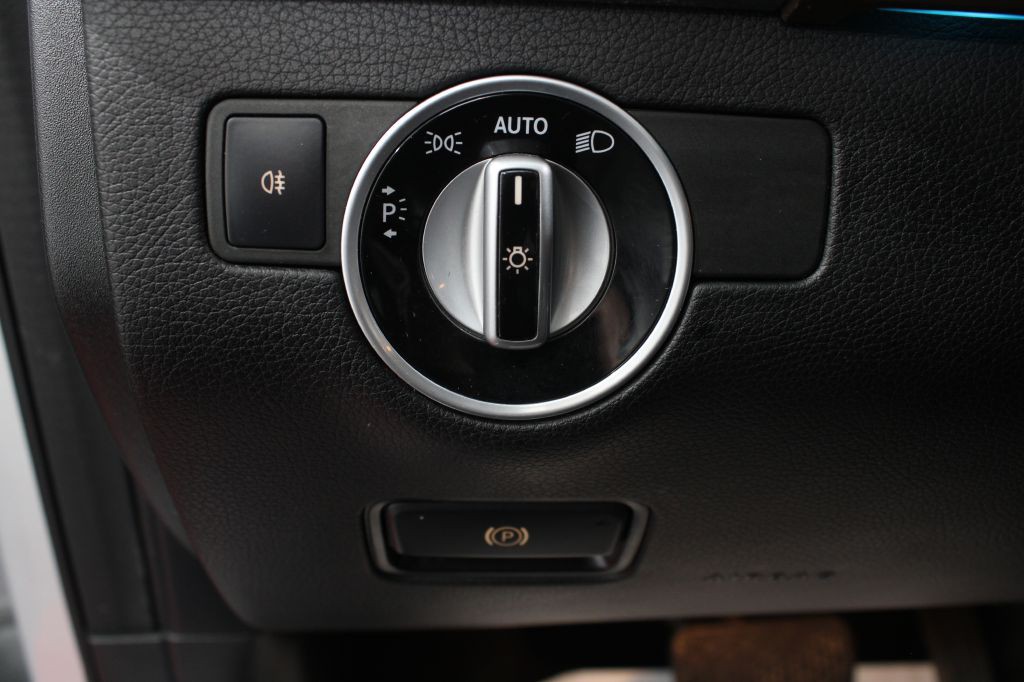 2017 Mercedes-Benz GLS-Class Image 52