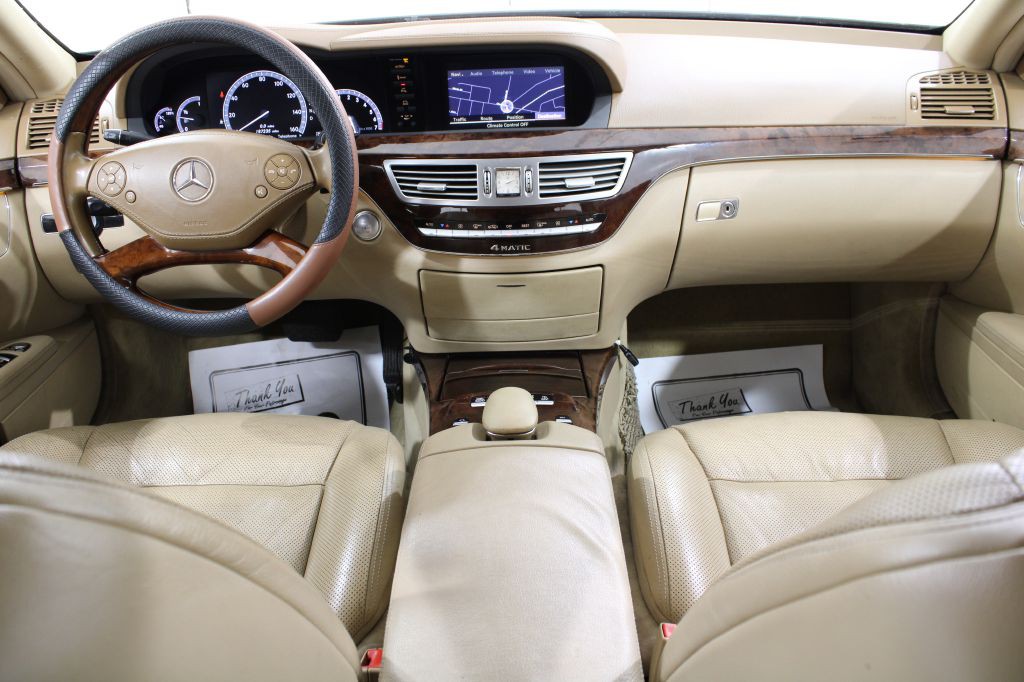 2010 Mercedes-Benz S-Class Image 2
