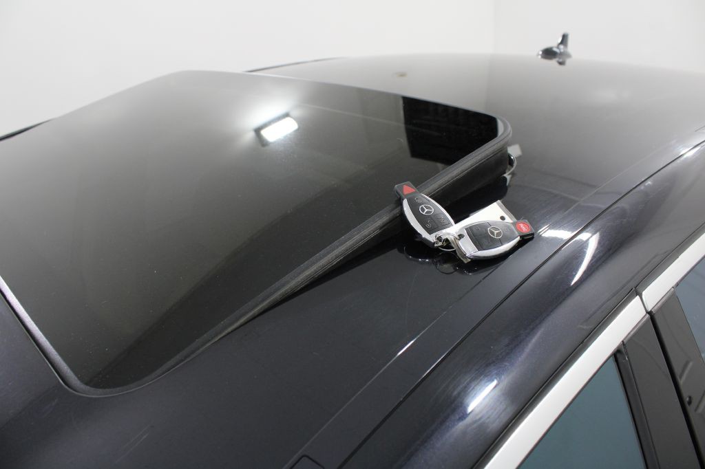 2010 Mercedes-Benz S-Class Image 8