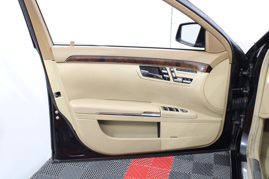 2010 Mercedes-Benz S-Class Image 12