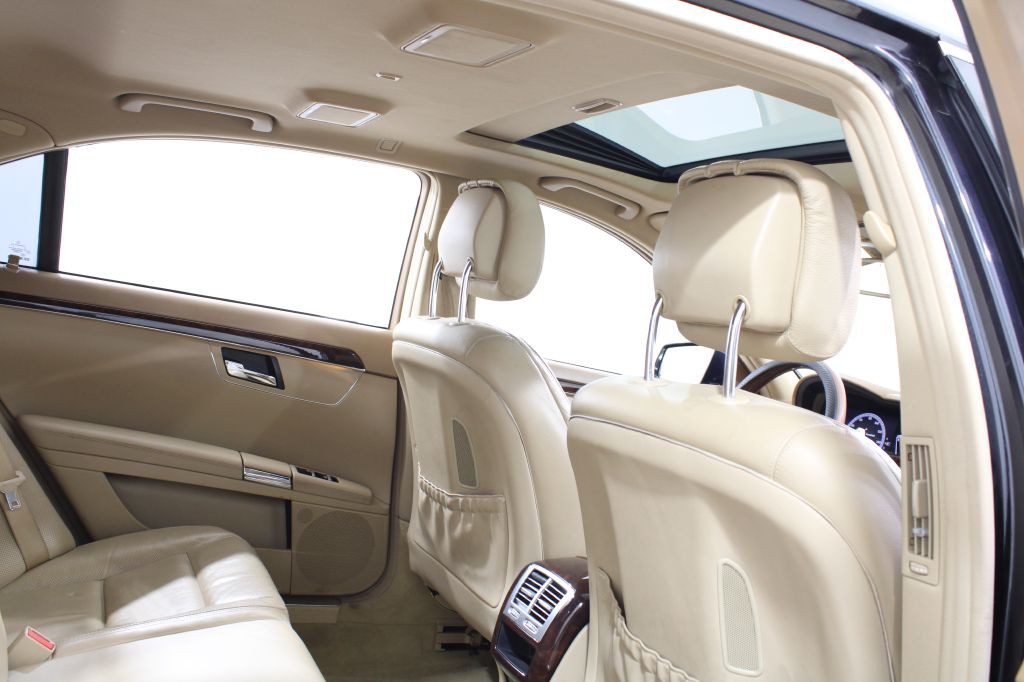 2010 Mercedes-Benz S-Class Image 22