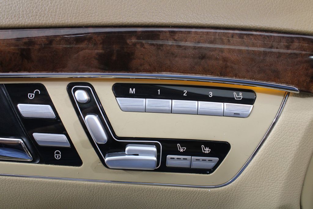 2010 Mercedes-Benz S-Class Image 26
