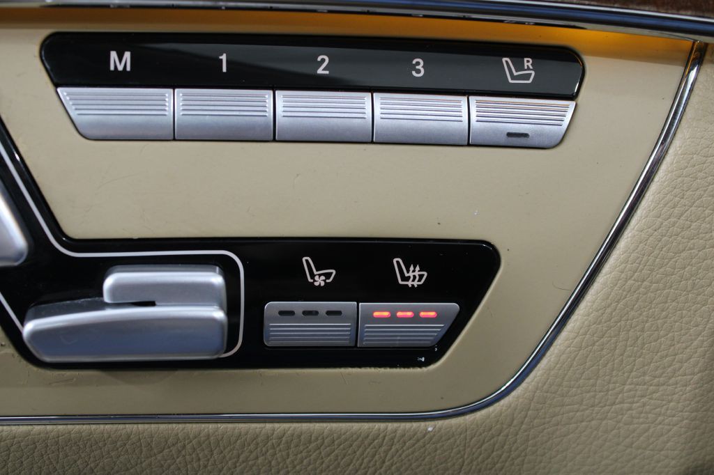 2010 Mercedes-Benz S-Class Image 27
