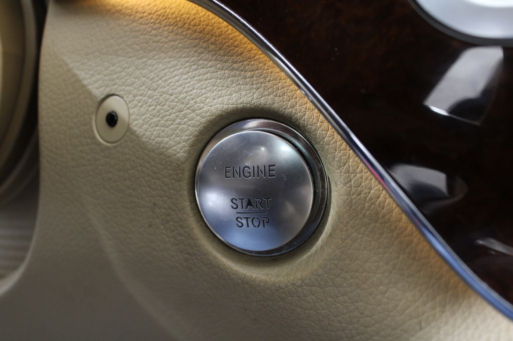 2010 Mercedes-Benz S-Class Image 34