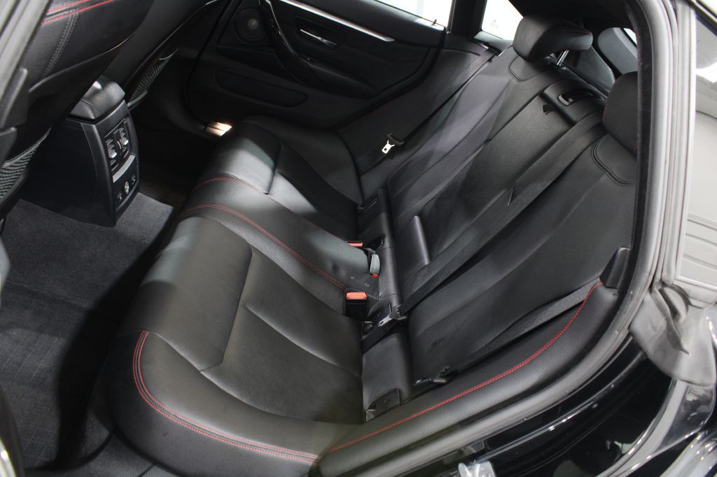 2015 BMW 4 Series Image 19