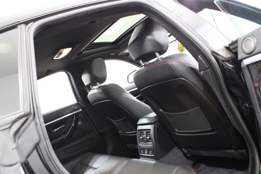 2015 BMW 4 Series Image 24