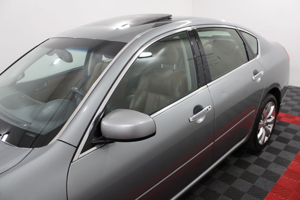 2006 INFINITI M35 Image 8