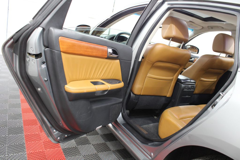 2006 INFINITI M35 Image 19