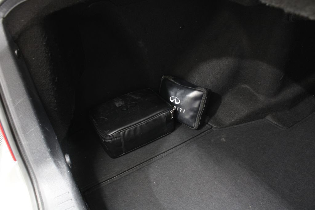 2006 INFINITI M35 Image 29