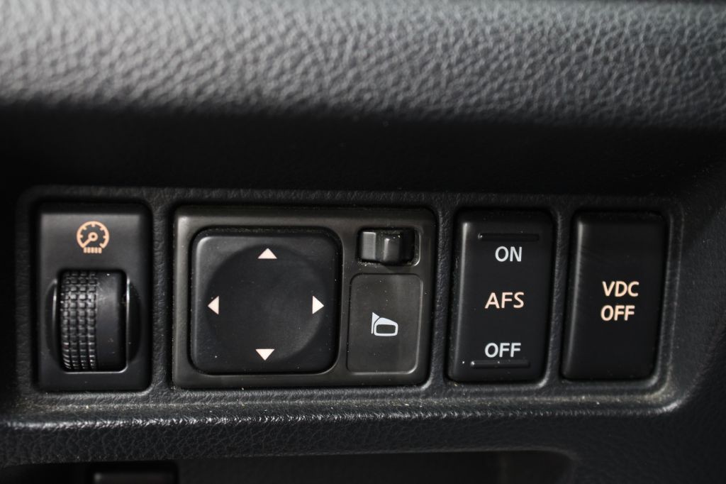 2006 INFINITI M35 Image 32