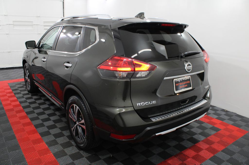 2017 Nissan Rogue Image 3