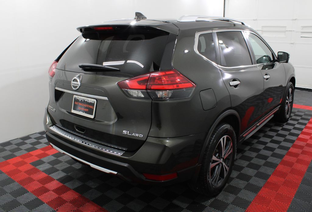 2017 Nissan Rogue Image 4