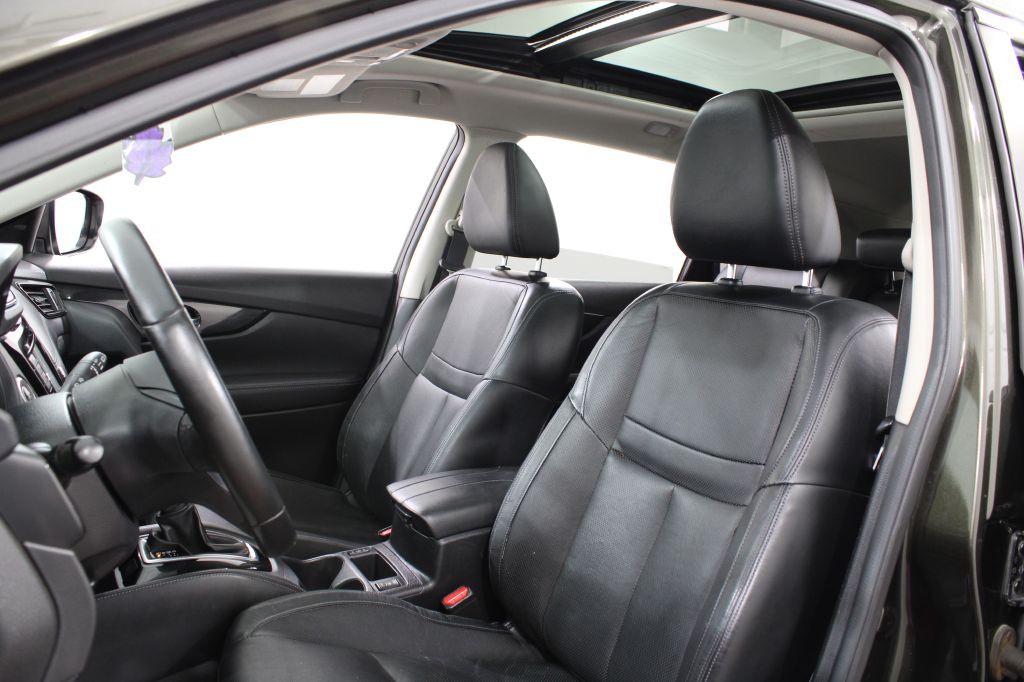 2017 Nissan Rogue Image 14
