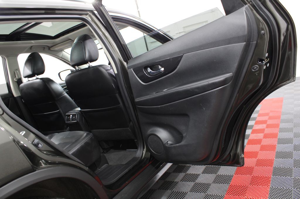 2017 Nissan Rogue Image 19