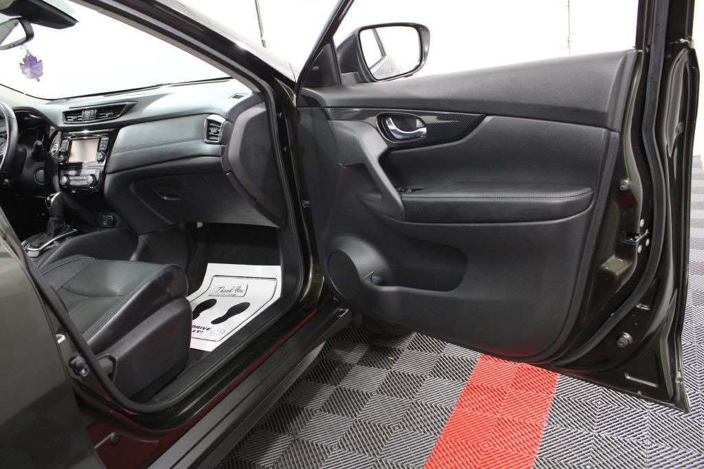 2017 Nissan Rogue Image 22