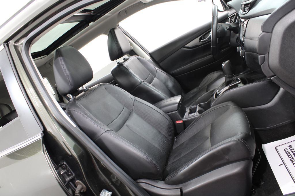 2017 Nissan Rogue Image 23