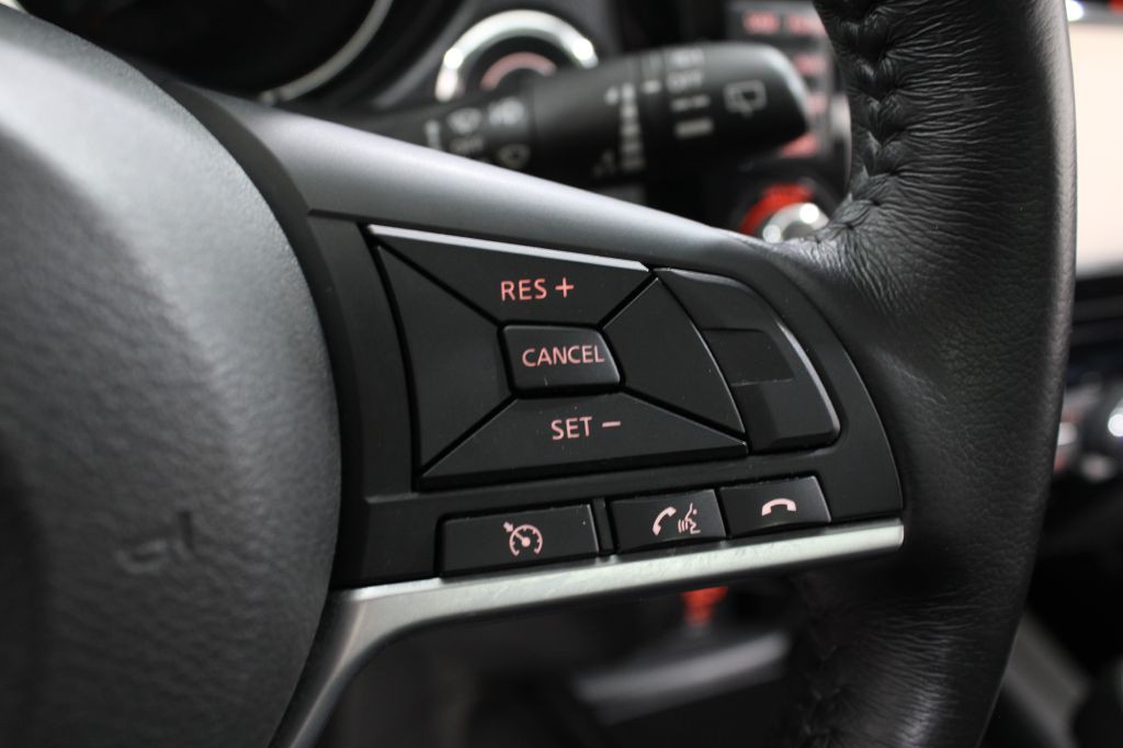 2017 Nissan Rogue Image 38
