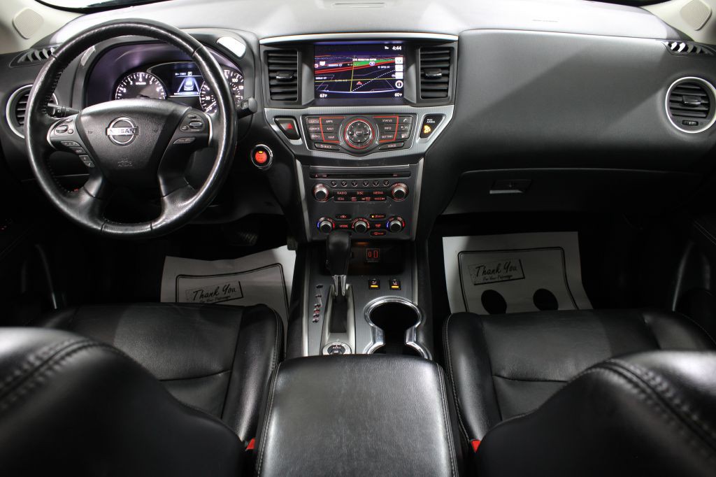 2019 Nissan Pathfinder Image 2