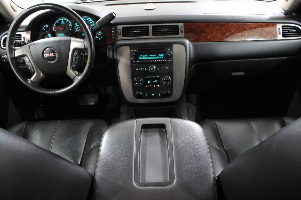 2012 GMC Yukon Image 2