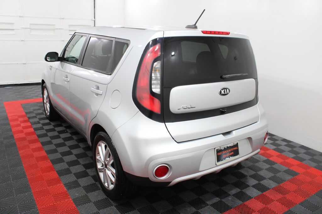 2017 Kia Soul Image 5
