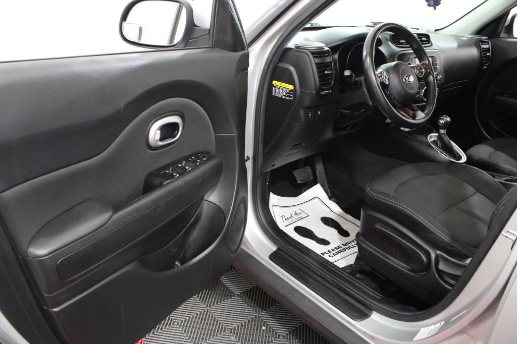 2017 Kia Soul Image 14