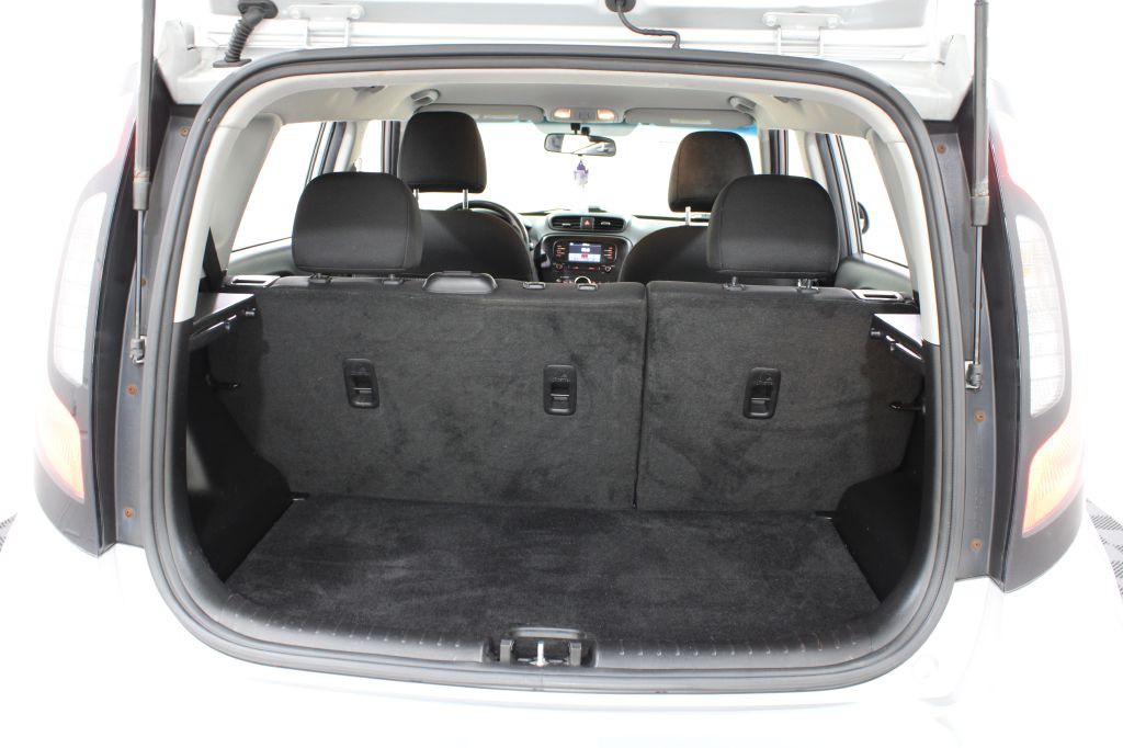 2017 Kia Soul Image 17