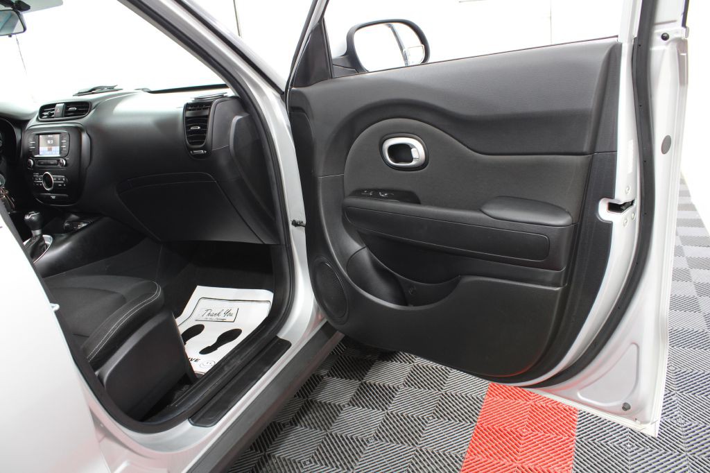 2017 Kia Soul Image 21