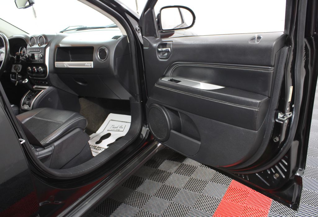 2014 Jeep Compass Image 24